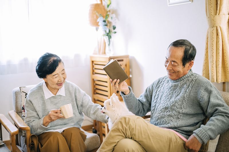 chăm sóc nhau khi tuổi già